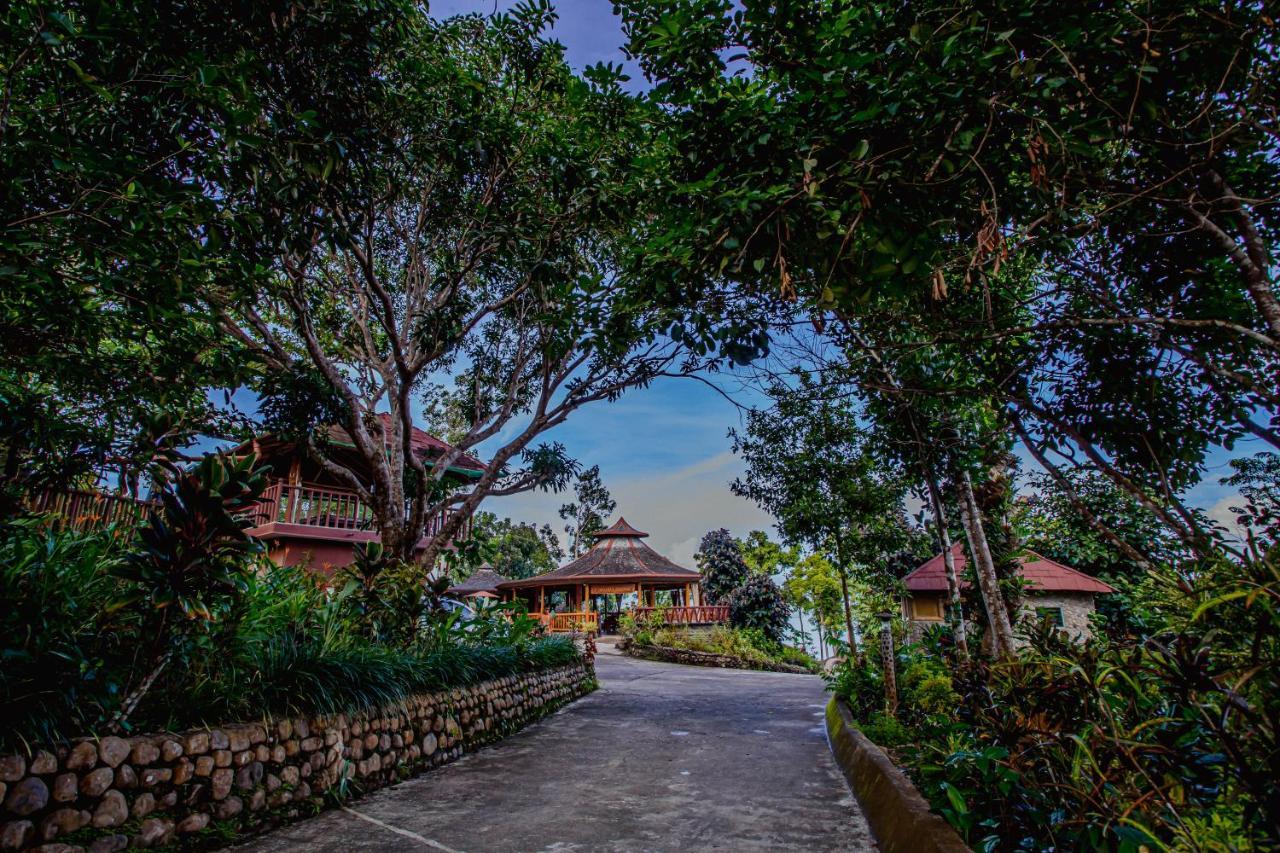 Atremaru Jungle Retreat Hotel Puerto Princesa Bagian luar foto