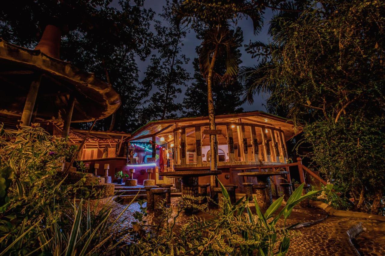 Atremaru Jungle Retreat Hotel Puerto Princesa Bagian luar foto