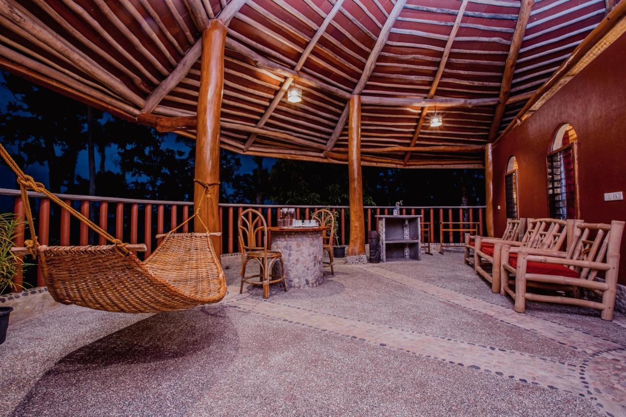 Atremaru Jungle Retreat Hotel Puerto Princesa Bagian luar foto