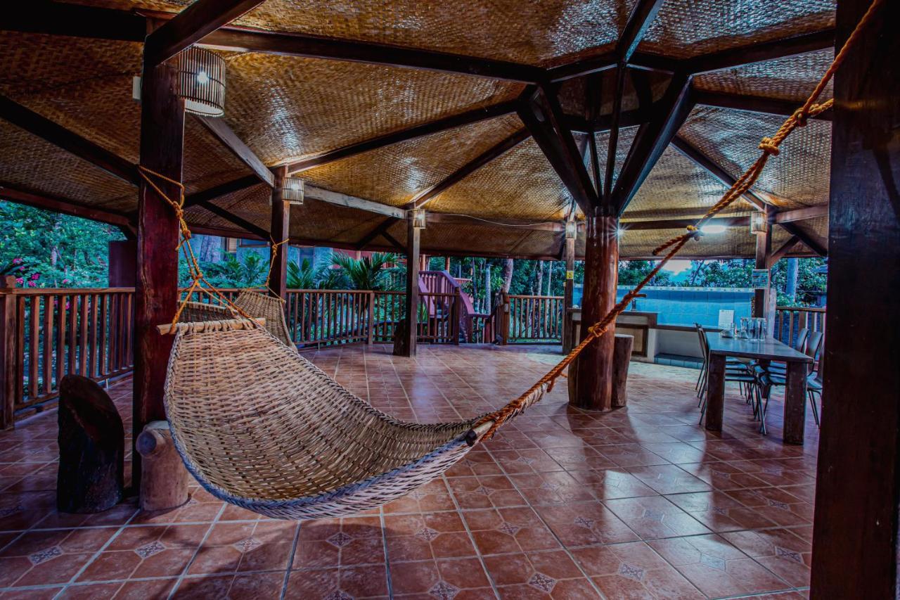 Atremaru Jungle Retreat Hotel Puerto Princesa Bagian luar foto